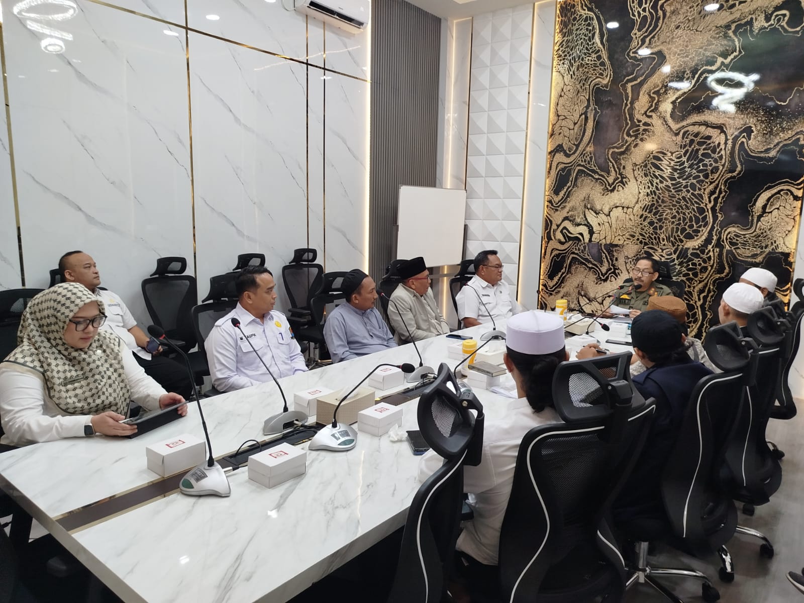 Sinergi Jaga Kondusivitas Daerah, Pemerintah Kabupaten Cirebon Terima Audiensi Forum Cirebon Bersatu terkait Pengawasan Tempat Hiburan Malam